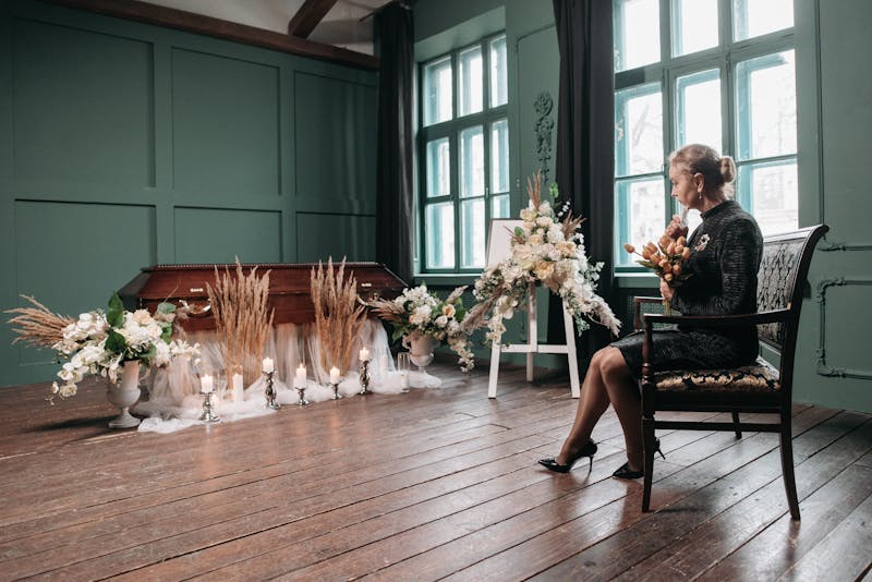 Composition florale pour cérémonie commémorative